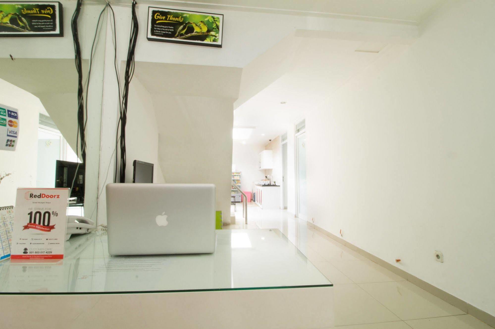 Reddoorz @ Pulomas Wisma tamu Jakarta